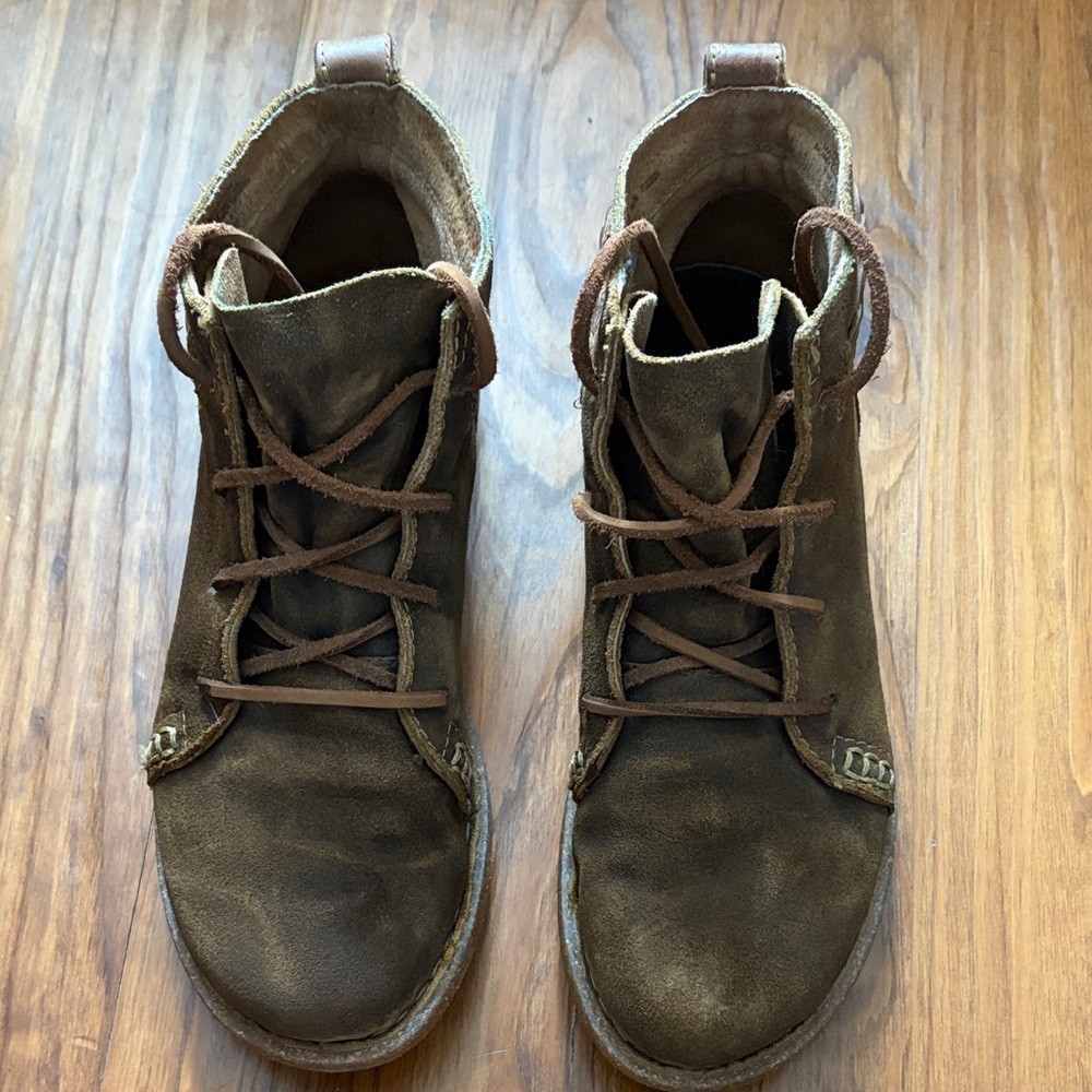 Born Women’s Leather Boots